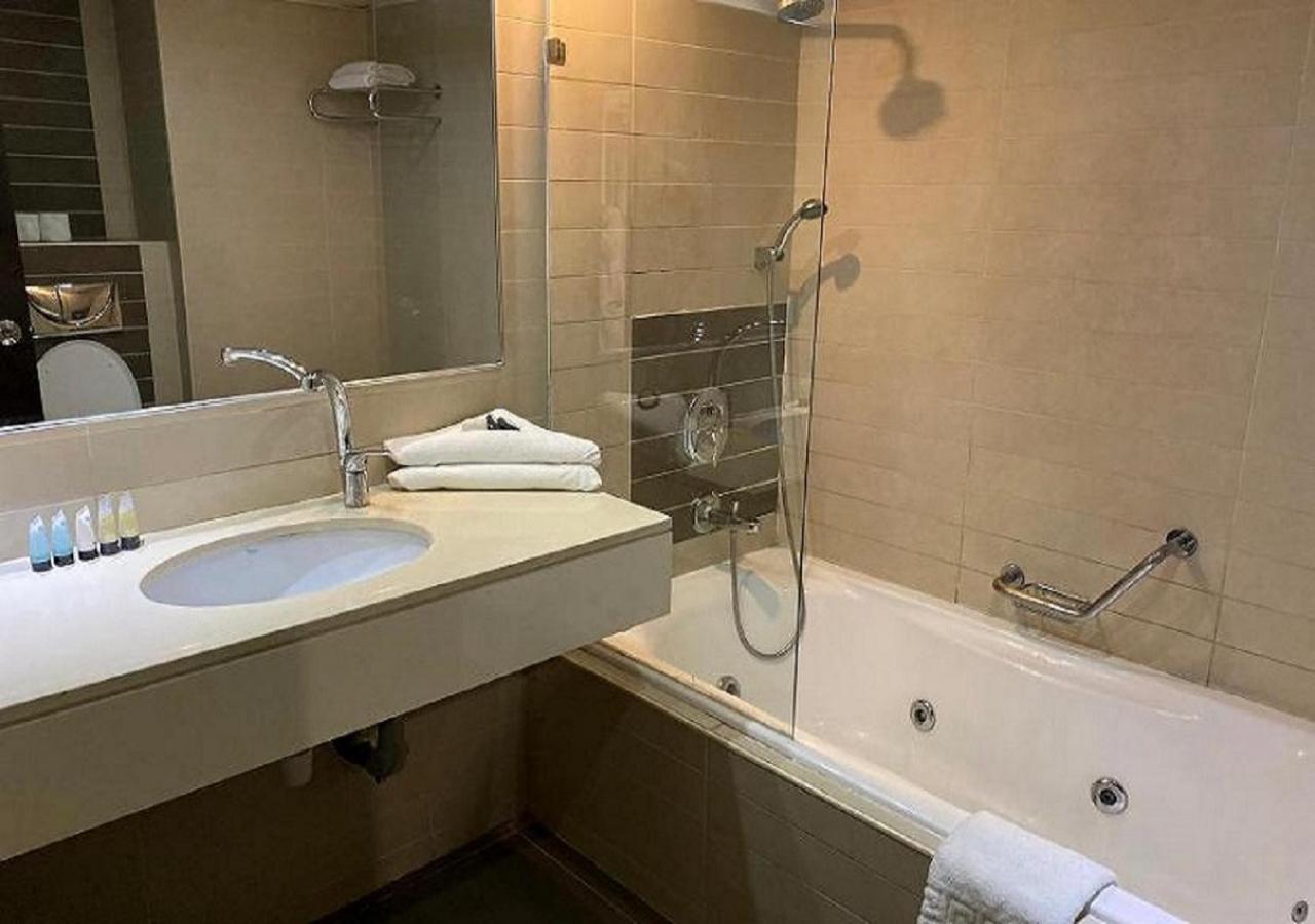 Carlton City Hotel Nahariya Exterior foto
