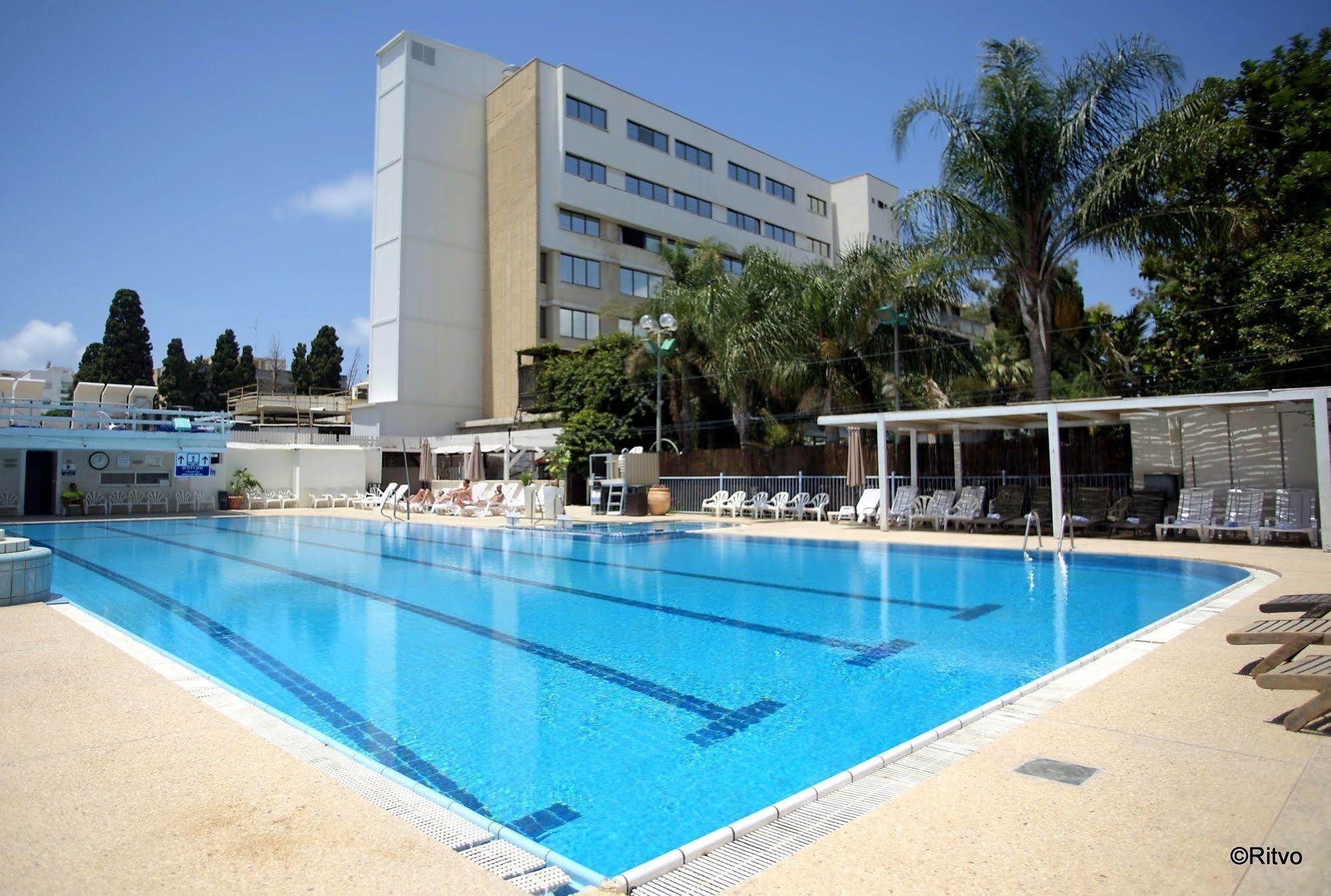 Carlton City Hotel Nahariya Exterior foto