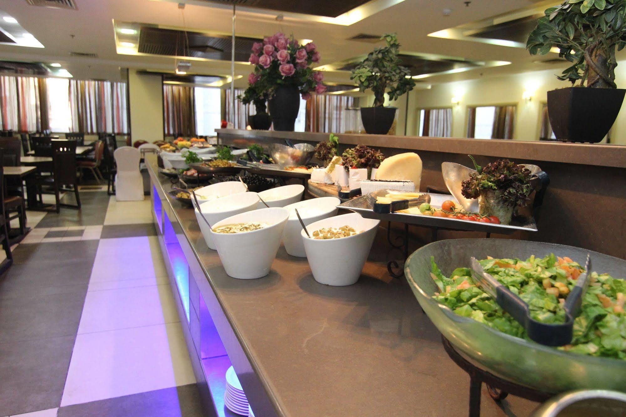 Carlton City Hotel Nahariya Exterior foto